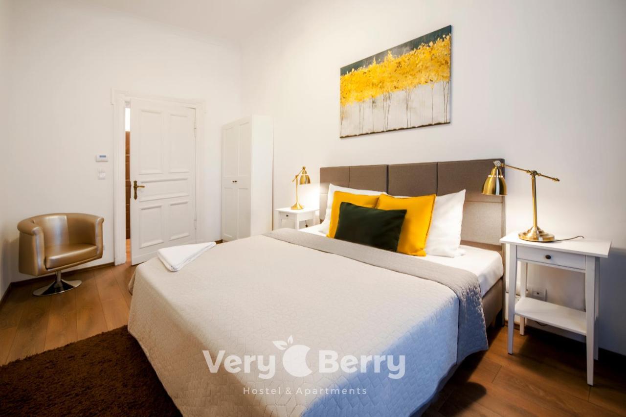 Apartmán Very Berry - Garbary 27 - Apartament Z Balkonem, Old City, Check In 24H Poznaň Exteriér fotografie